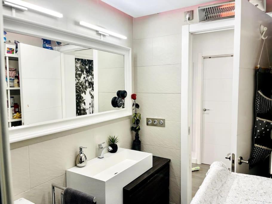 Nuevo!! Apartamento Lujo&Confort. Parking Σεβίλλη Εξωτερικό φωτογραφία